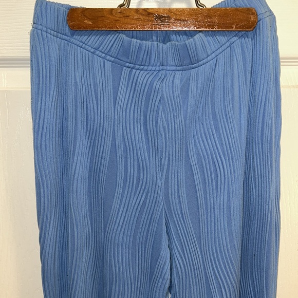 Blue pants ribbed design - Picture 3 of 9